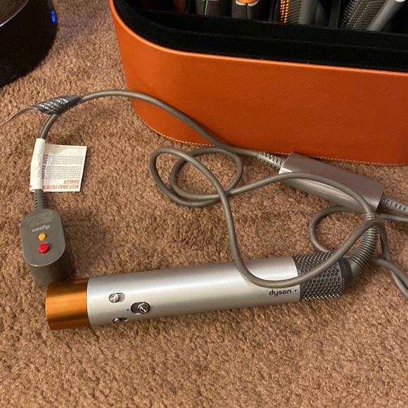 【Sold】Dyson airwrap complete set copper/silver - Picture 9 of 15